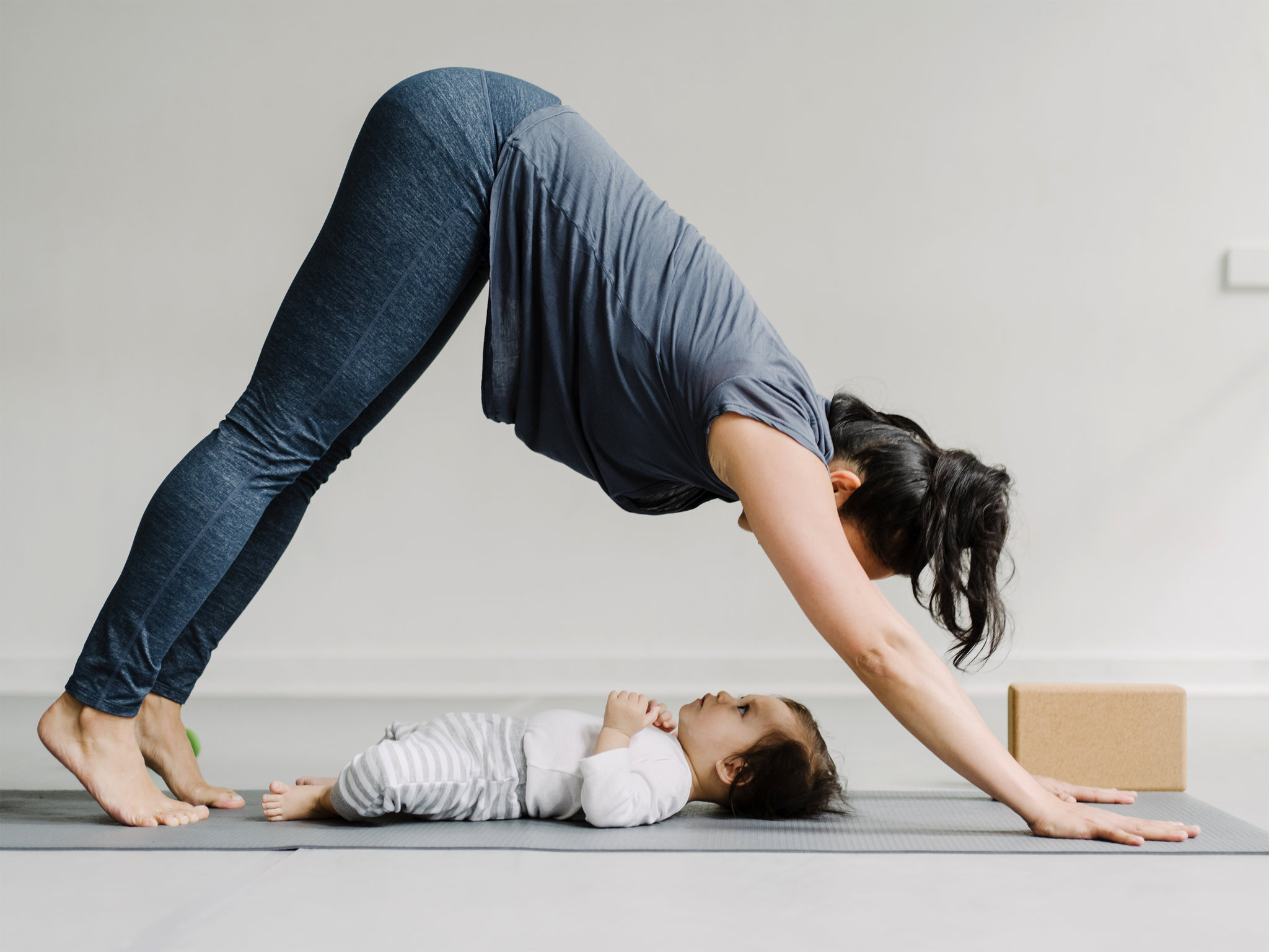 01-parenting-postpartum-exercise-superJumbo-v2